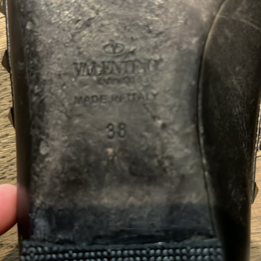 VALENTINO Rock Stud Flat “Noir” 38 EUC - Picture 3 of 7